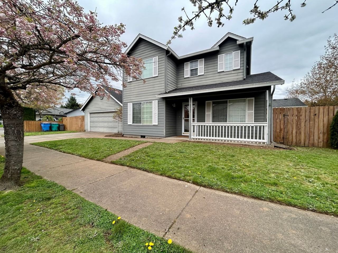 3001 Ne 160th Ct - Photo 2 of 18