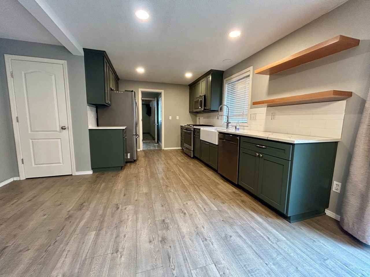 3001 Ne 160th Ct - Photo 5 of 18