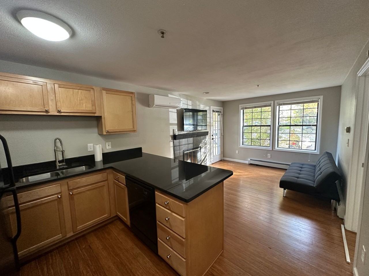 1405 Broadway - Photo 2 of 13