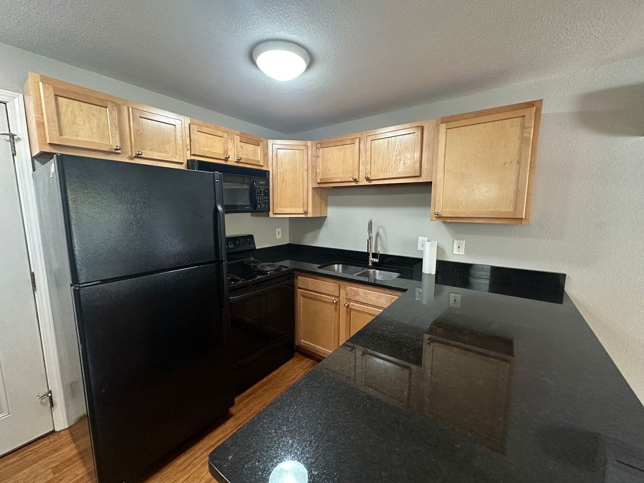 1405 Broadway - Photo 5 of 13