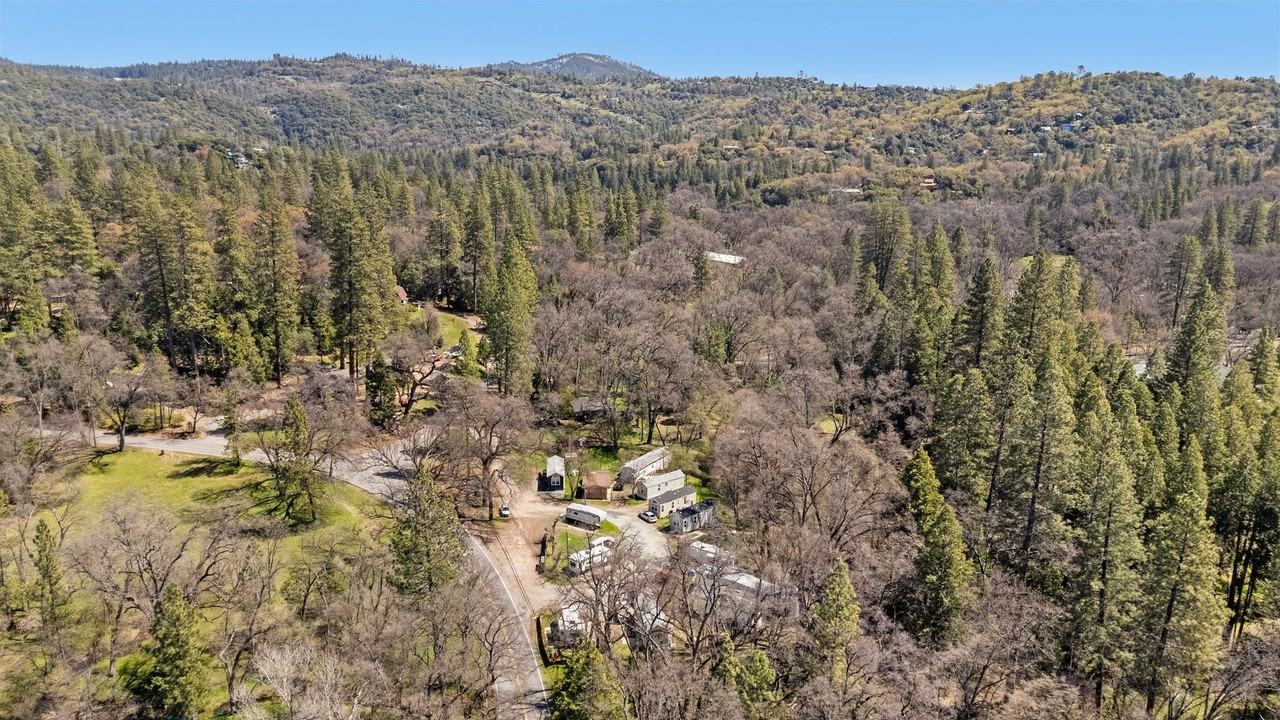 Hemmingway's Retreat - Photo 2 of 4