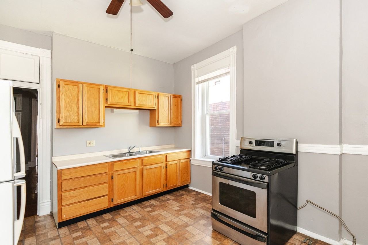 1937 Utah St - Photo 7 of 13