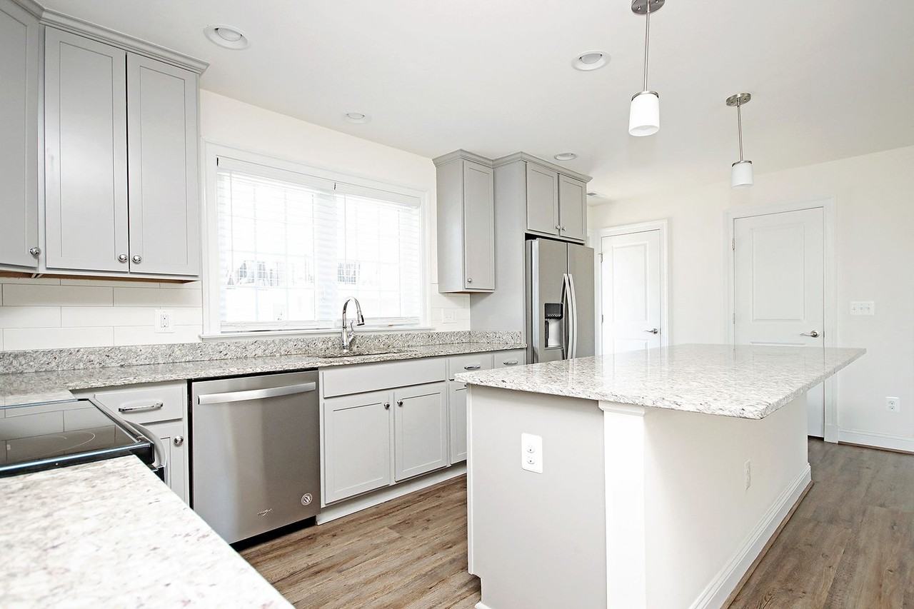 665 Wheatfield Ct - Photo 2 of 18