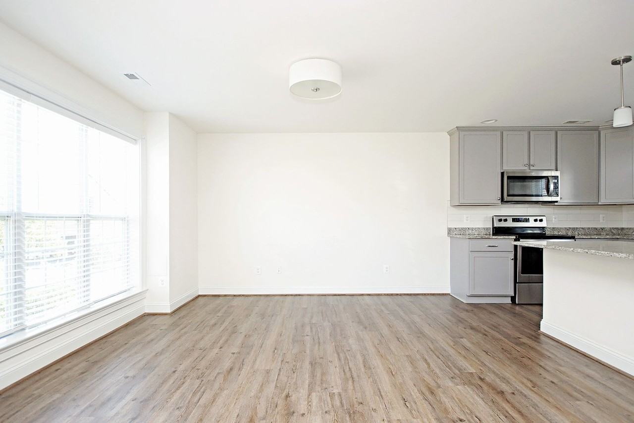 665 Wheatfield Ct - Photo 3 of 18