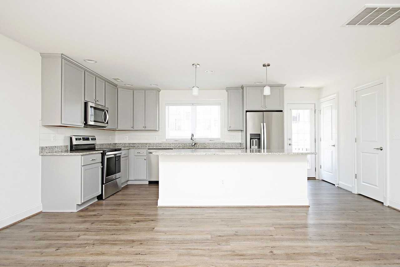 665 Wheatfield Ct - Photo 4 of 18