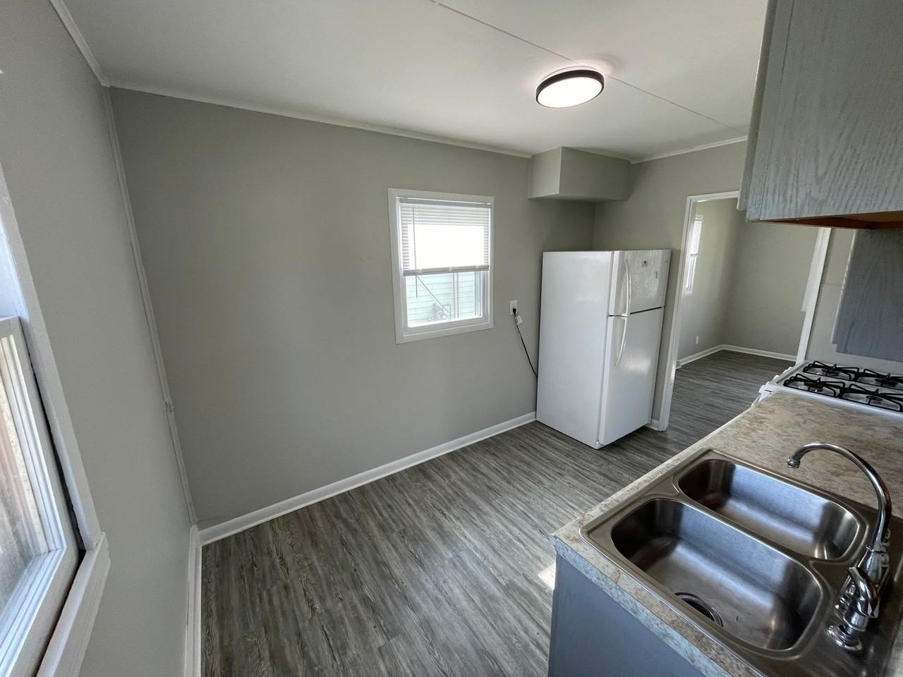 2160 Ulen Ln - Photo 3 of 12