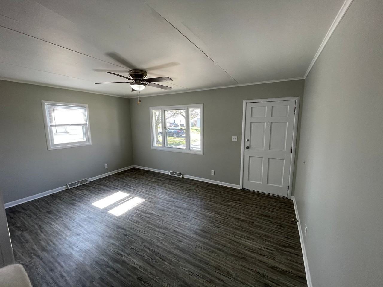 2160 Ulen Ln - Photo 5 of 12