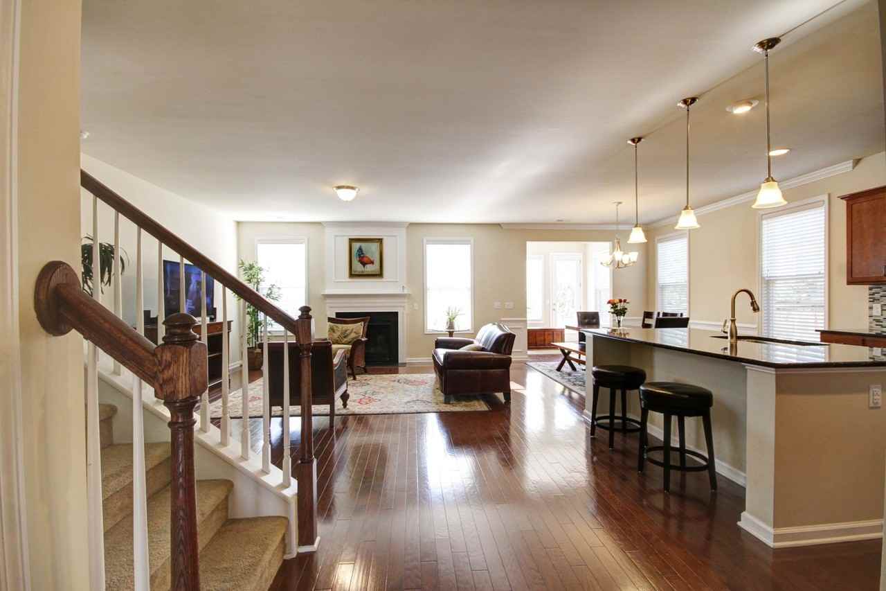 2597 Larch Lane - Photo 6 of 39