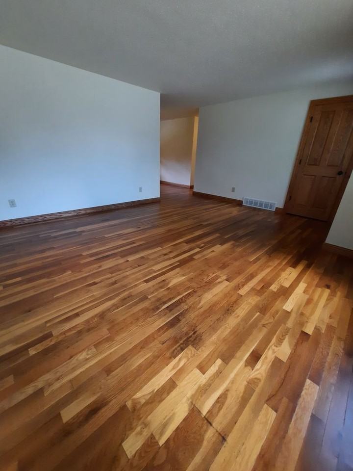 2215 Janet St - Photo 3 of 36