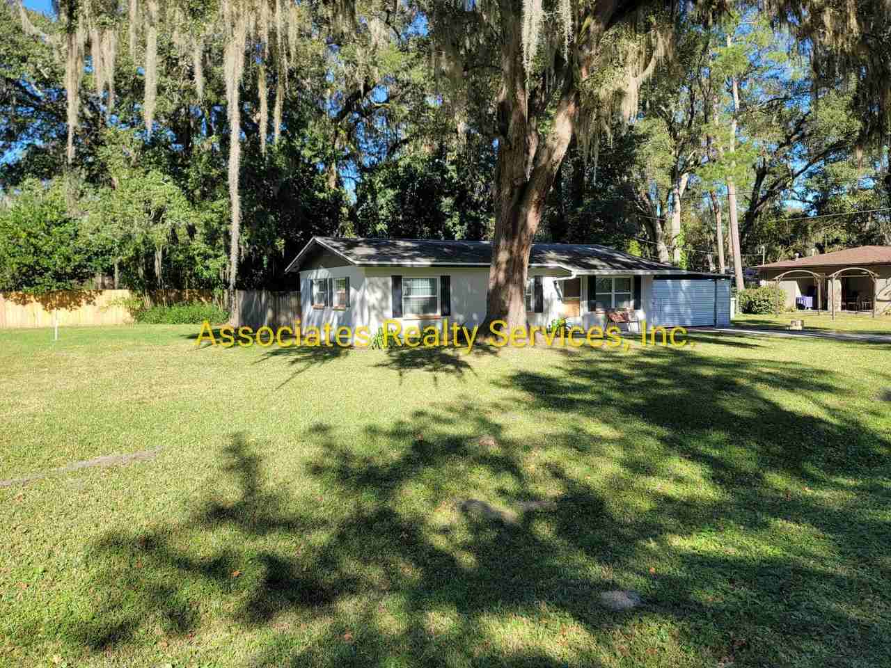 4808 Ne 3rd Pl - Photo 2 of 13