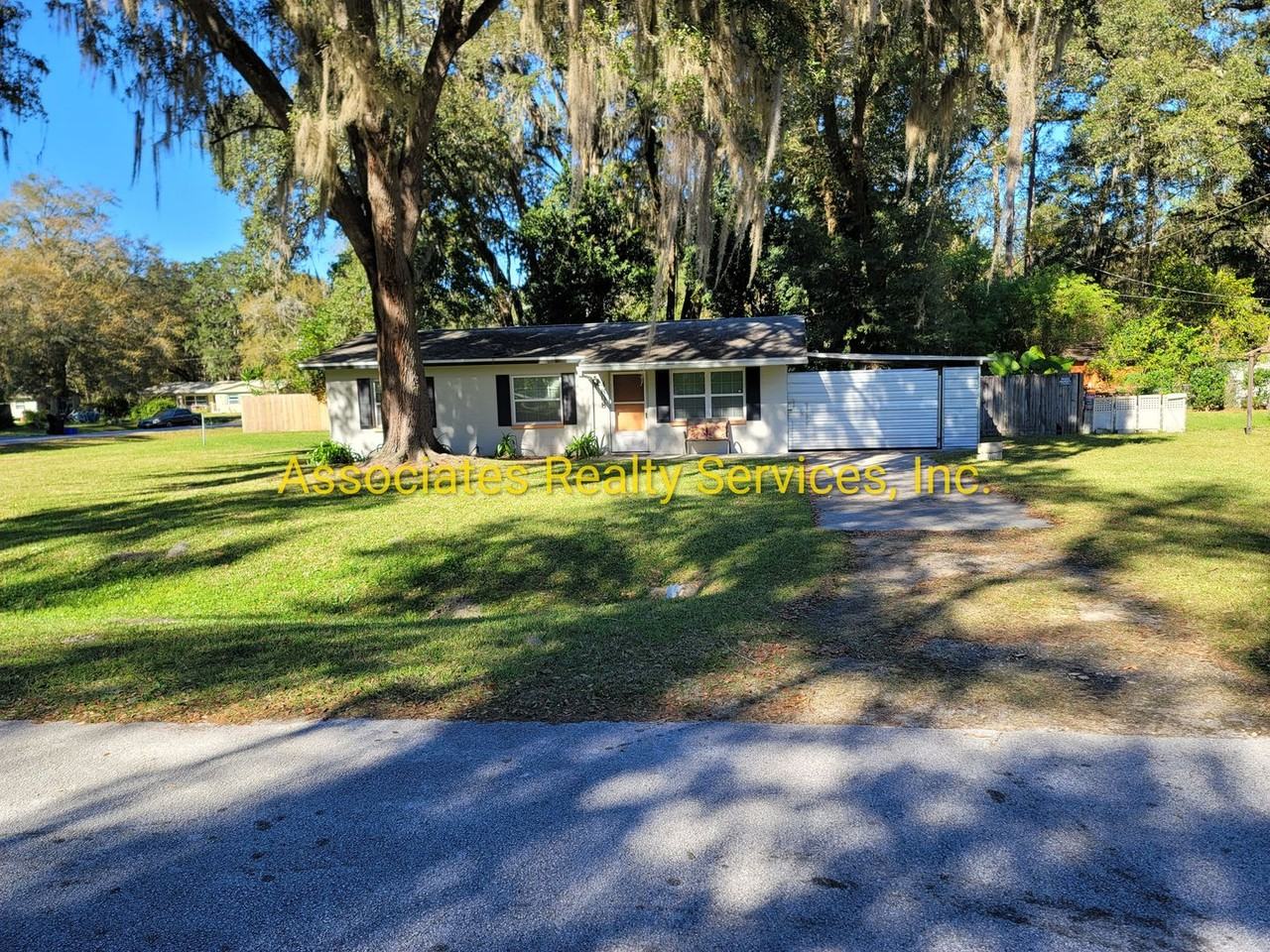 4808 Ne 3rd Pl - Photo 3 of 13