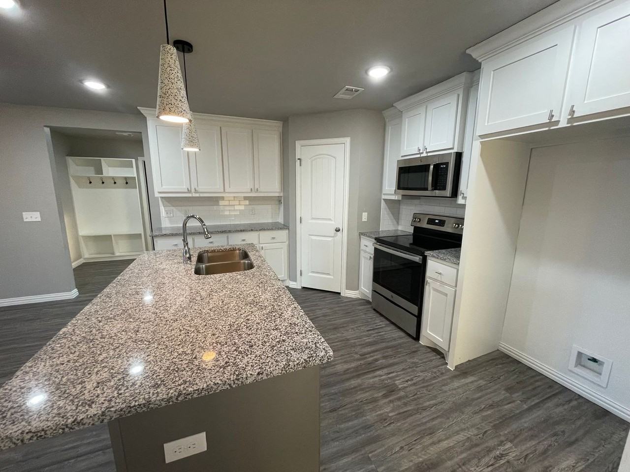 76 Laylas Way - Photo 3 of 14