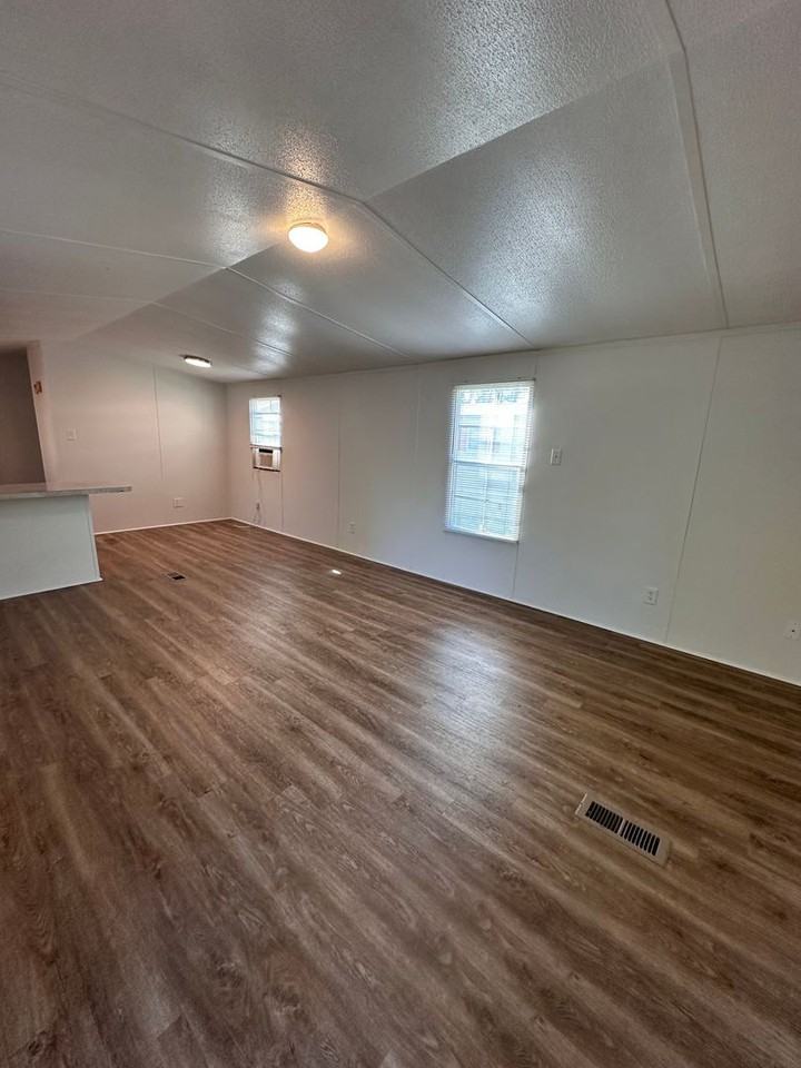 118 Matthias Briggs Dr - Photo 2 of 13