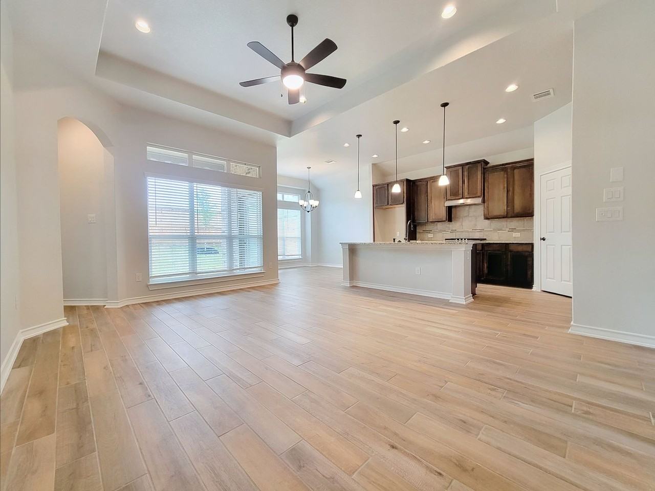 4413 Royal Oak Blvd - Photo 3 of 40