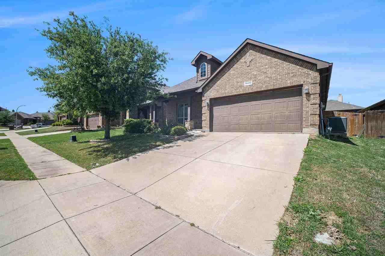 10412 Mono Lake Rd - Photo 3 of 26