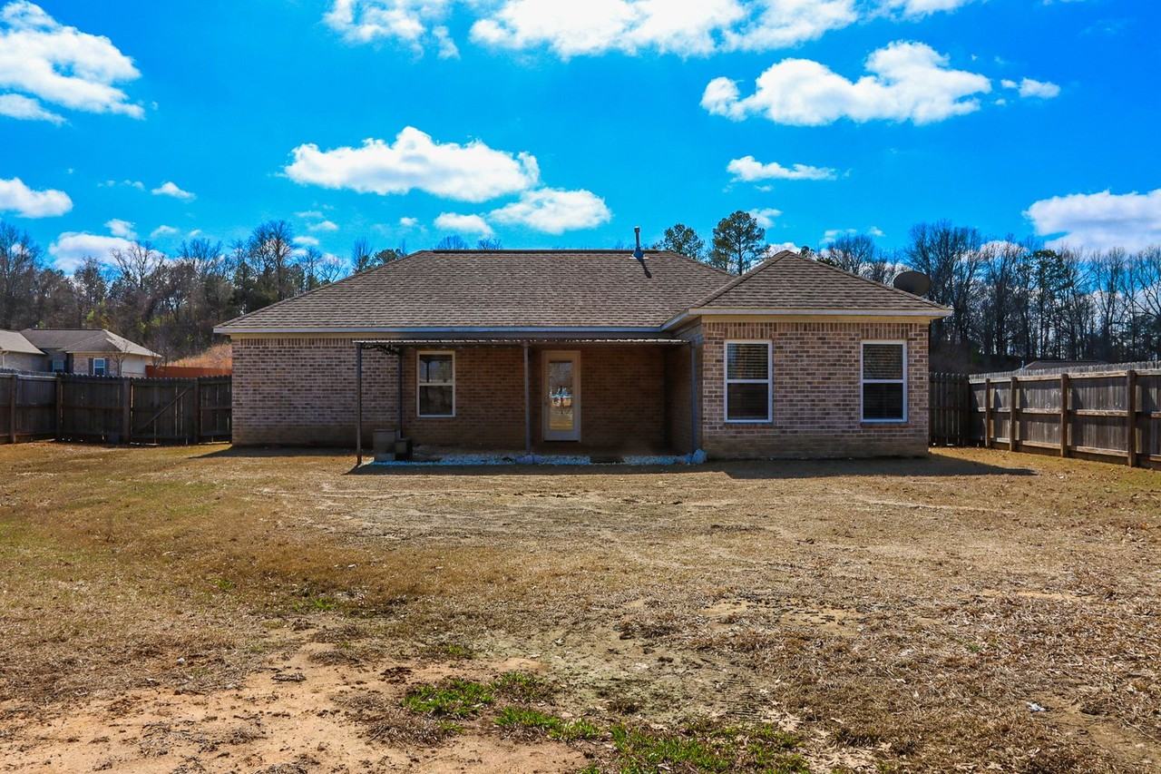 164 Shelbi Dr - Photo 2 of 32