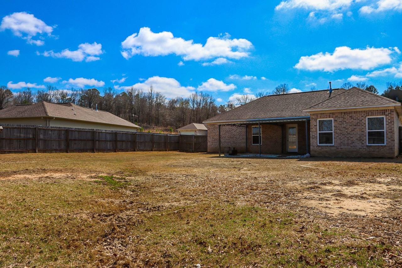 164 Shelbi Dr - Photo 3 of 32