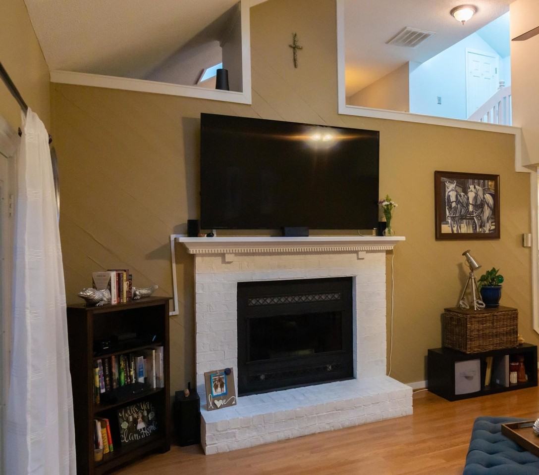 114 Queensbury Cir - Photo 3 of 37