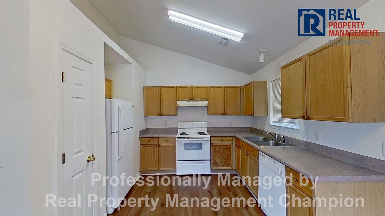 4252 Sunglow Dr - Photo 7 of 22