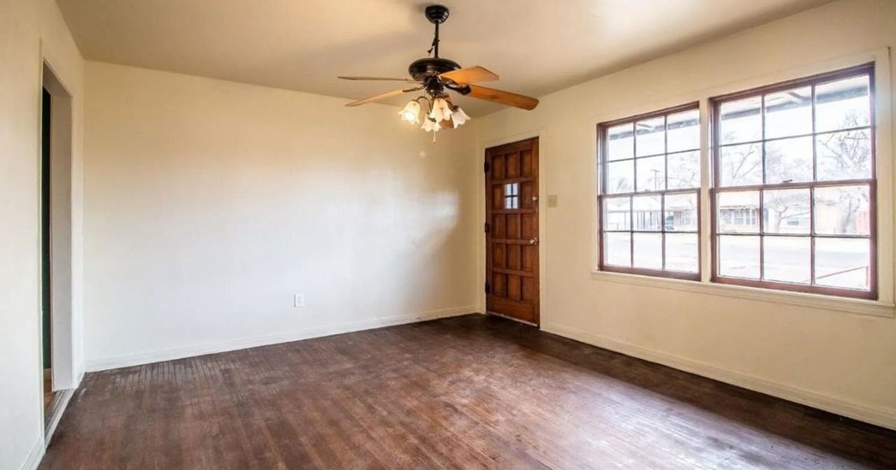 1513 39th St - Photo 3 of 14