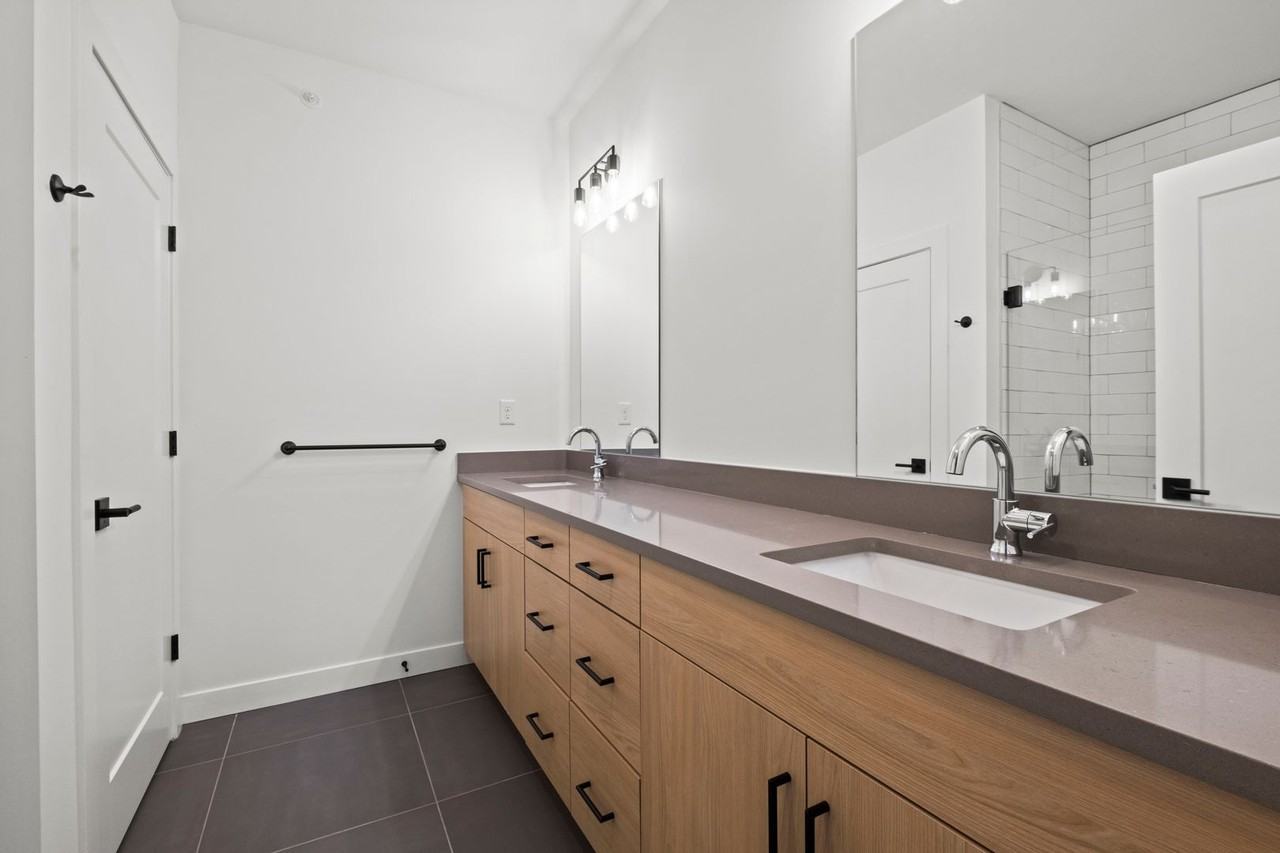 BLUME NKC - Photo 6 of 15