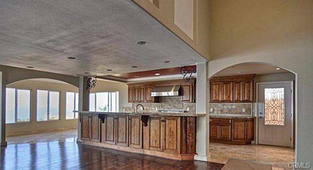 621 Loretta Dr - Photo 4 of 26