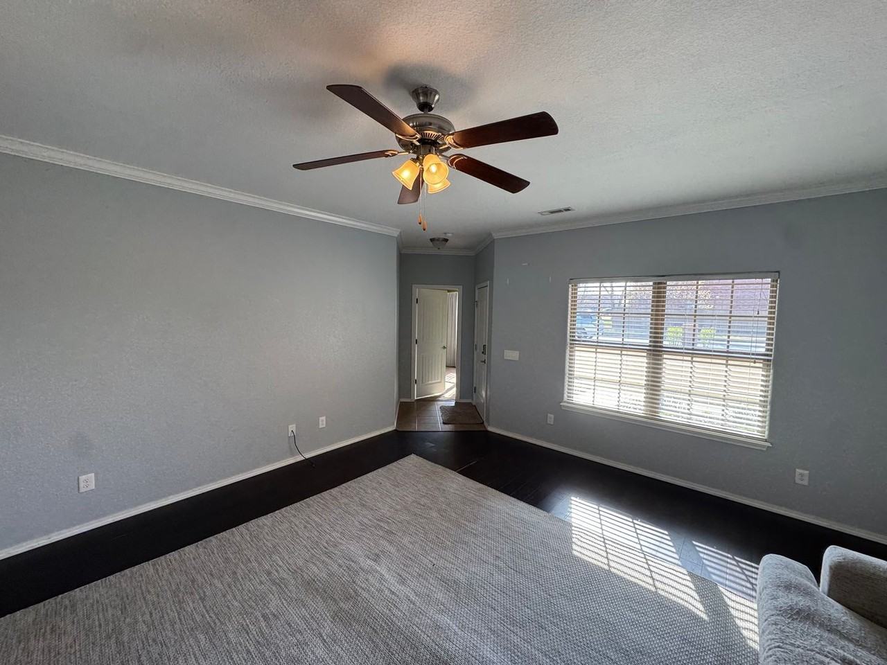 6505 S 50th St - Photo 3 of 18
