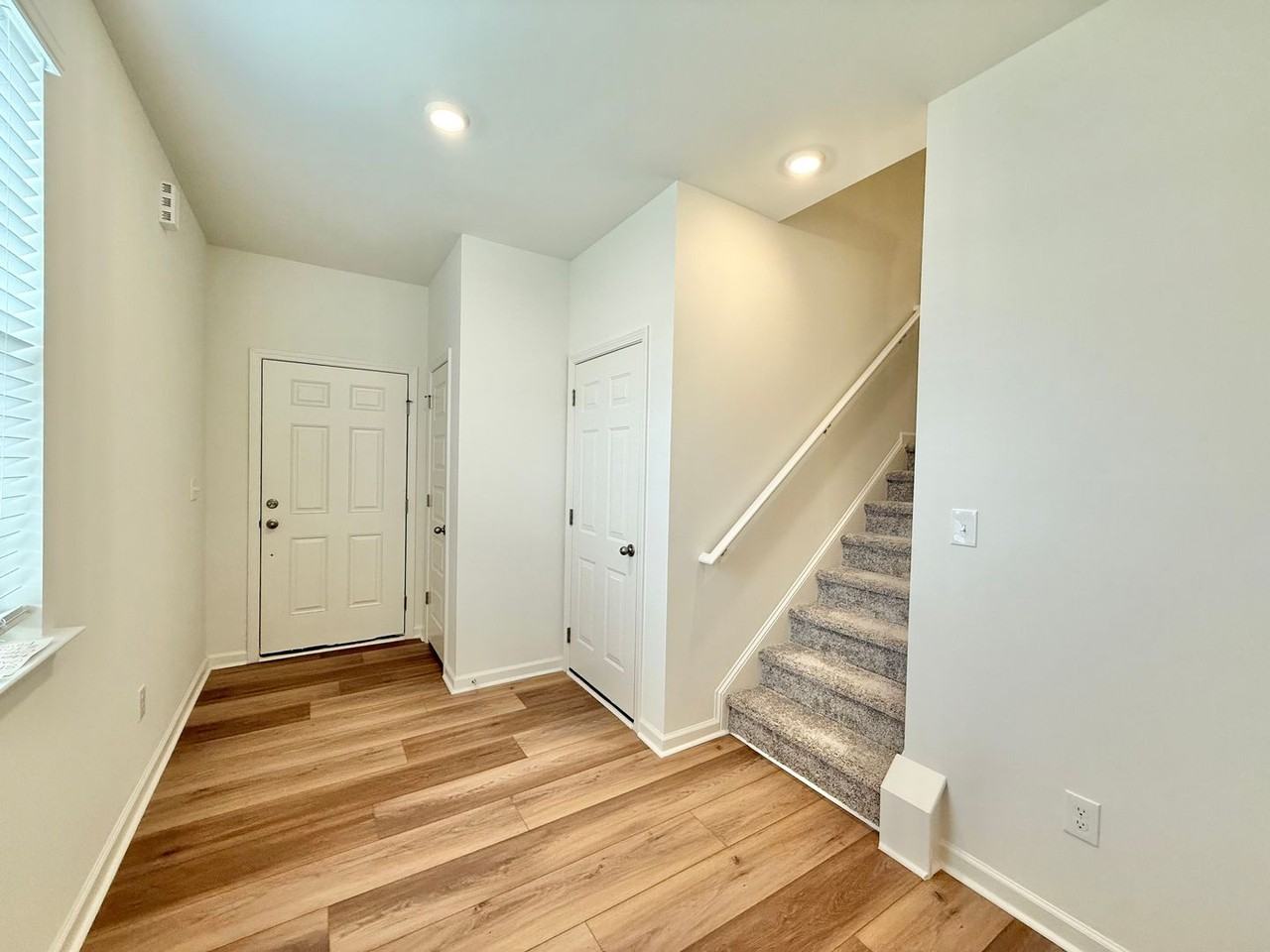 1119 Mountain Crown St - Photo 3 of 26