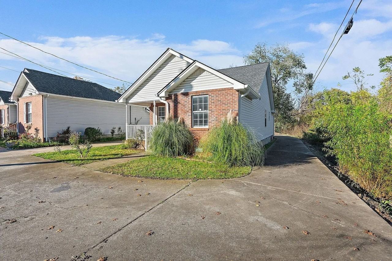 809 N Dupont Ave - Photo 3 of 22