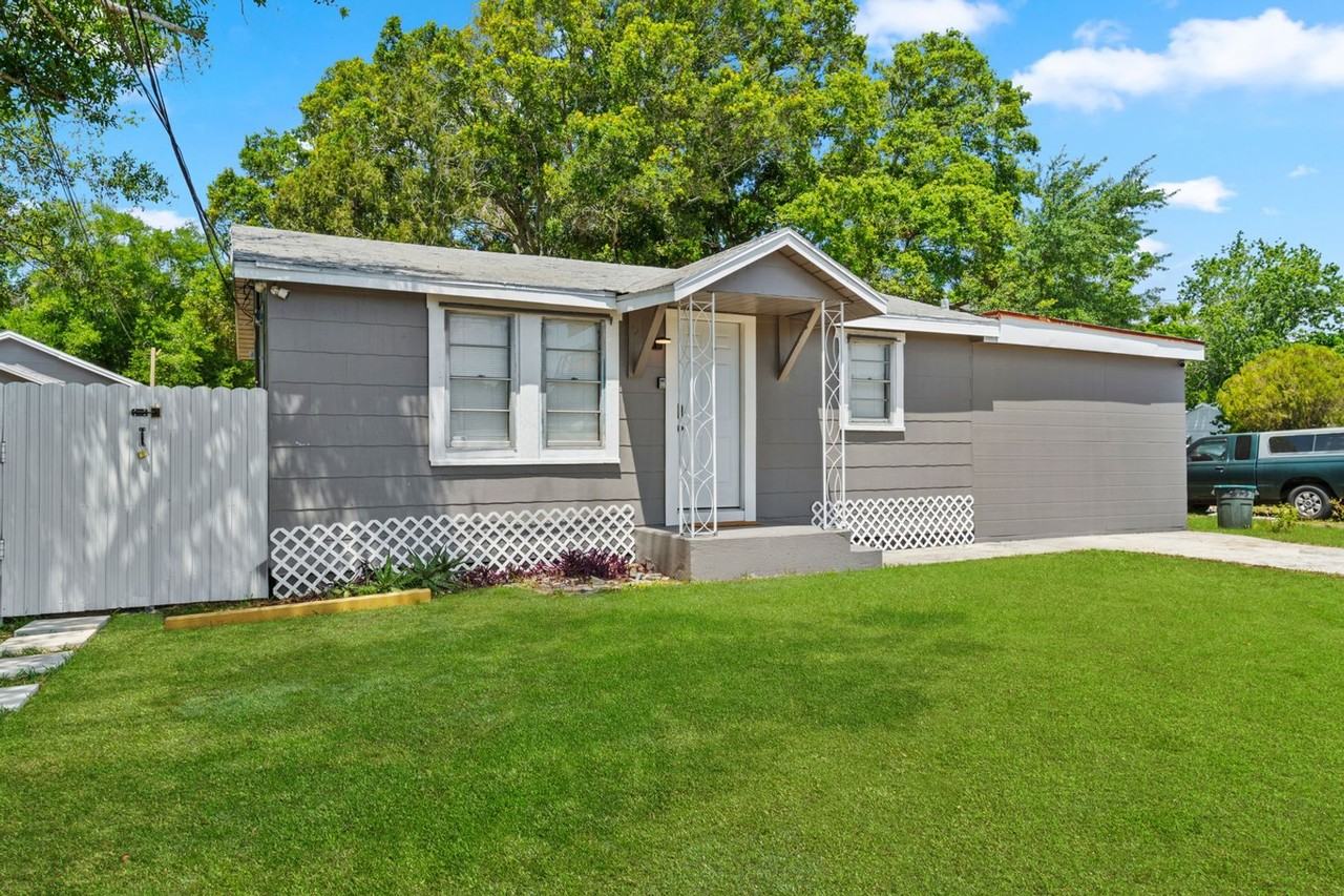 4660 24th St N - Photo 2 of 13