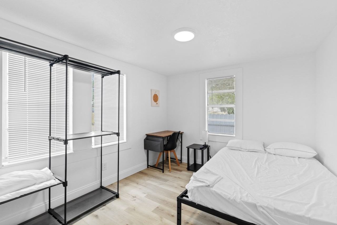 4660 24th St N - Photo 6 of 13