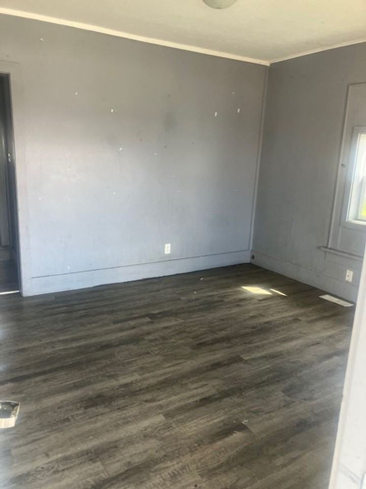 1004 W Morrison St - Photo 2 of 9