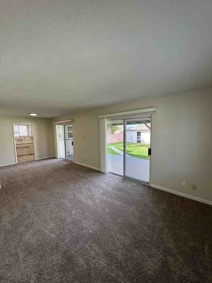 161 N H St - Photo 2 of 21