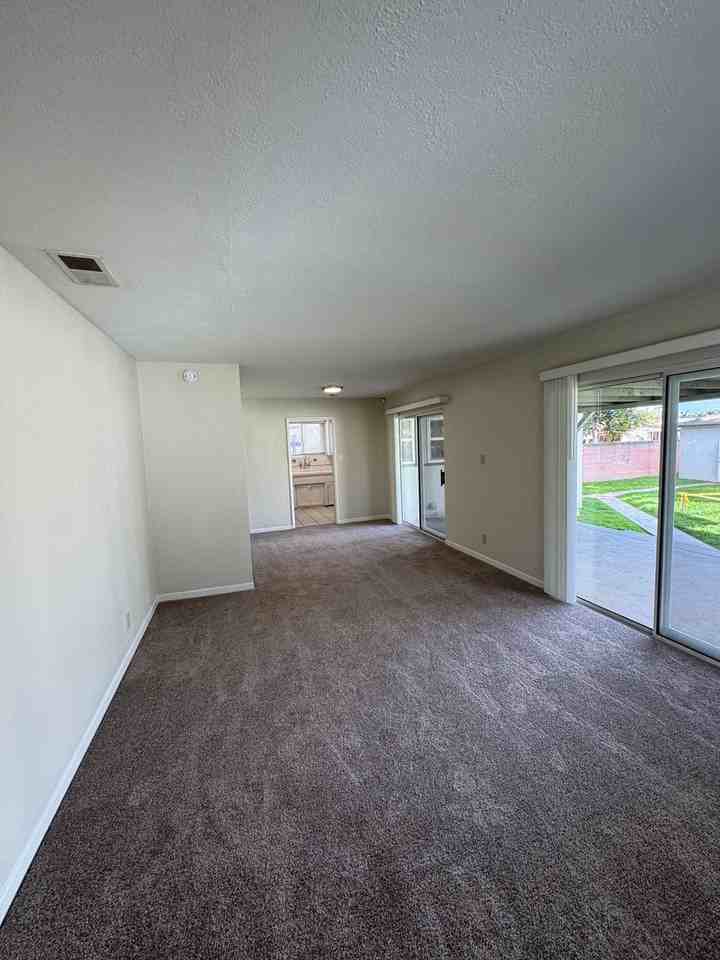 161 N H St - Photo 3 of 21