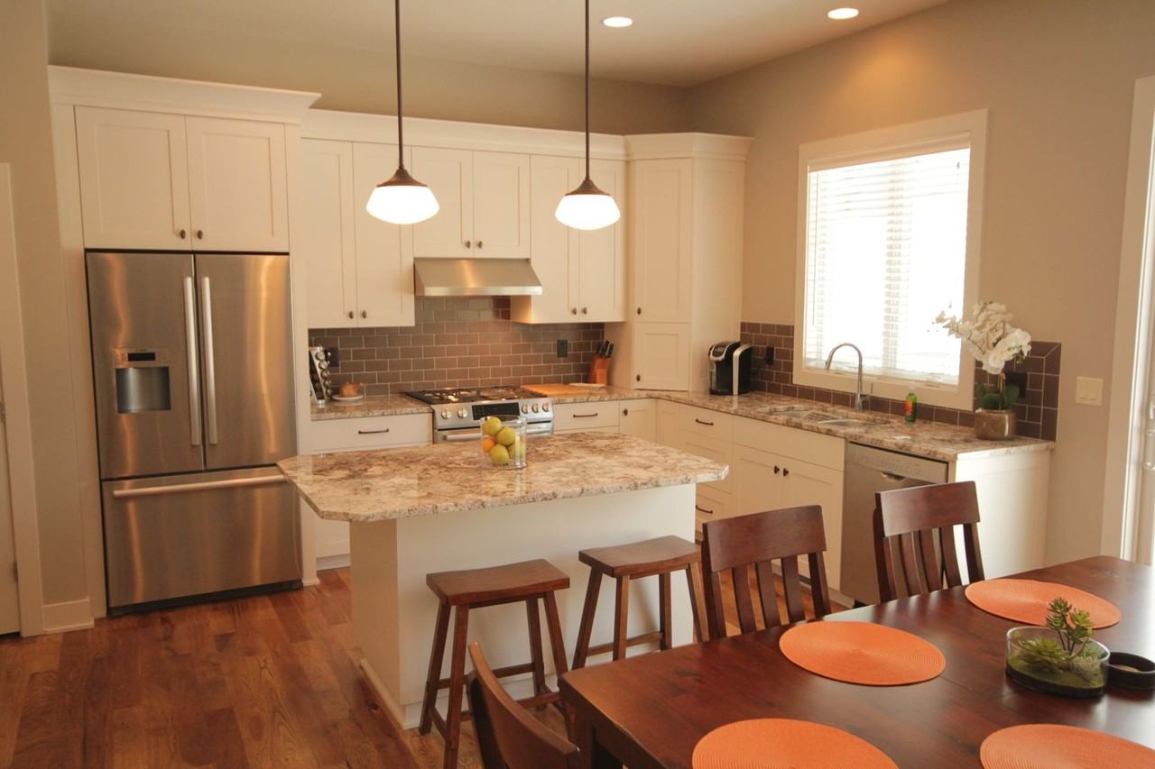 4033 Cameo Place Northeast - Photo 3 of 21