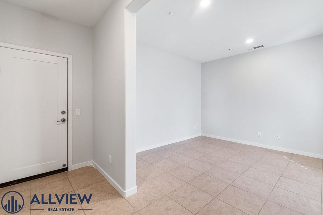 1531 E Lincoln Ave - Photo 7 of 32