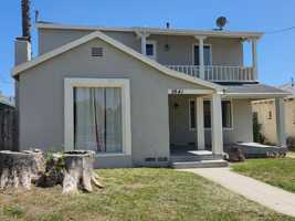 featured image of 2641 N Arrowhead Ave