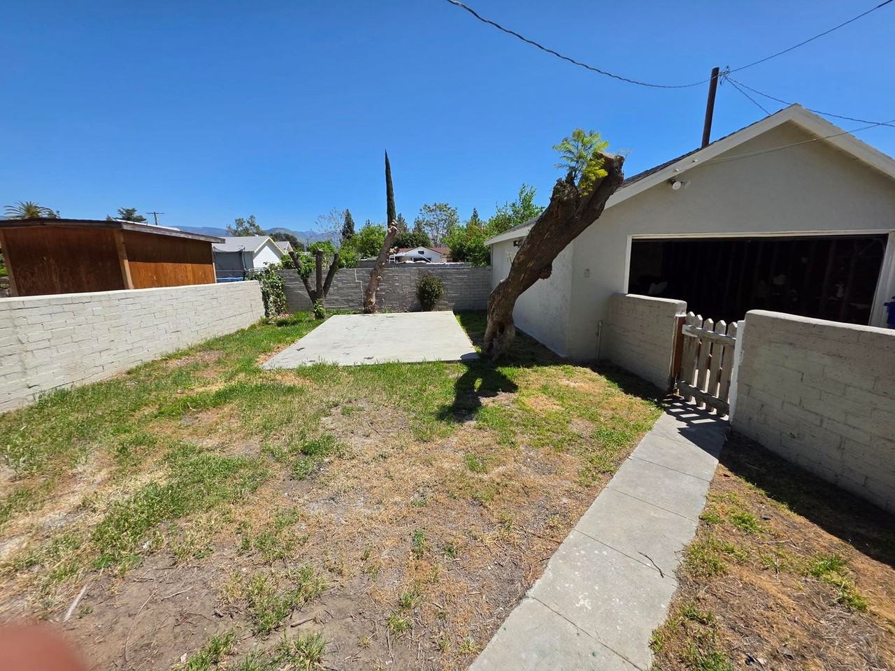 2641 N Arrowhead Ave - Photo 4 of 40