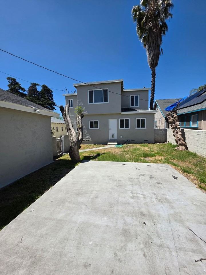 2641 N Arrowhead Ave - Photo 5 of 40