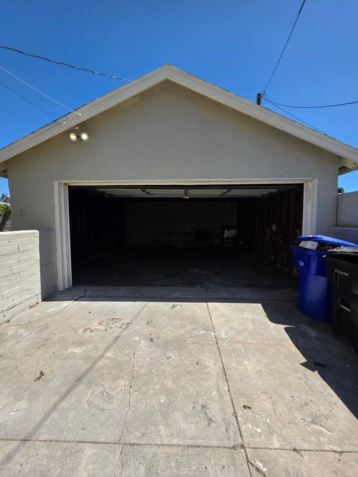 2641 N Arrowhead Ave - Photo 6 of 40