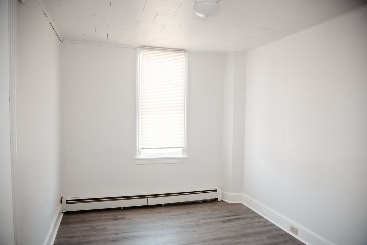 106 W Park St - Photo 5 of 27