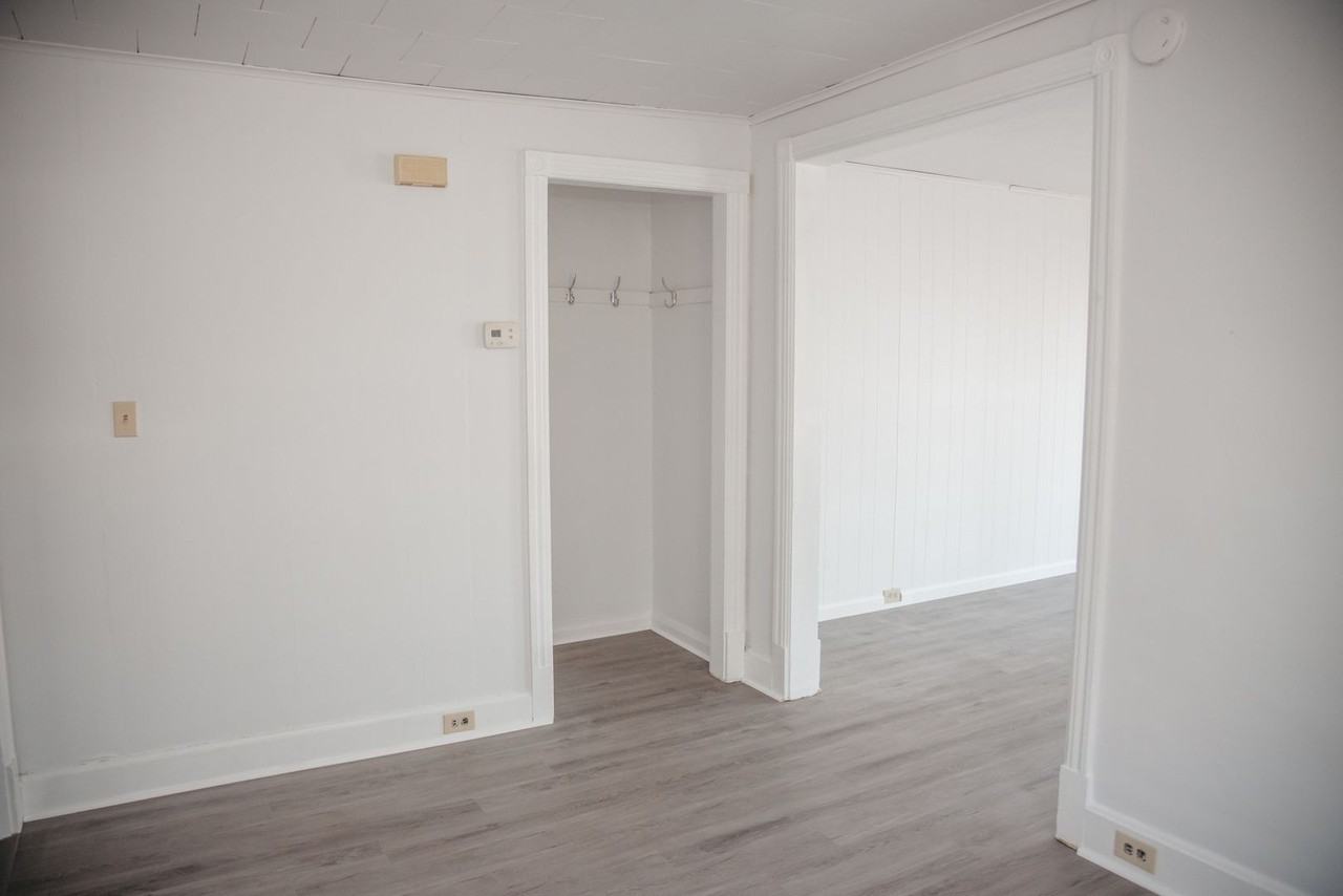 106 W Park St - Photo 6 of 27
