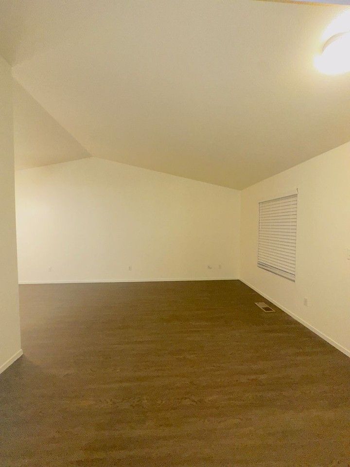 125 Desert Springs Ln - Photo 2 of 24