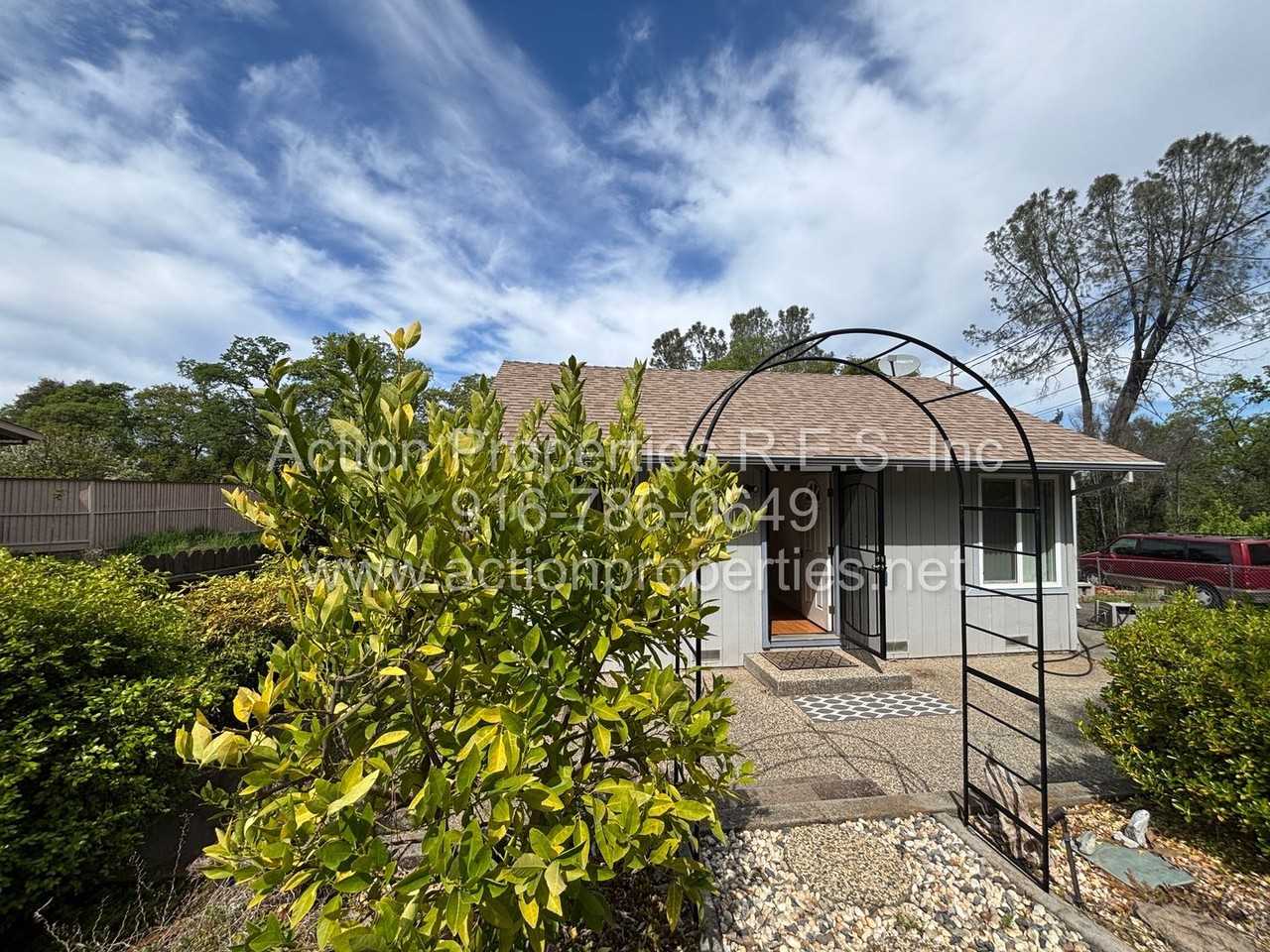 261 Channel Hill Rd - Photo 2 of 17