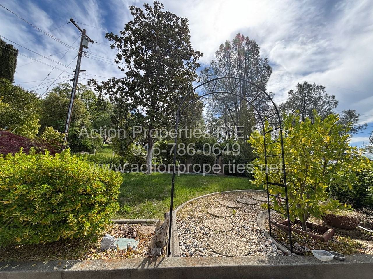 261 Channel Hill Rd - Photo 3 of 17