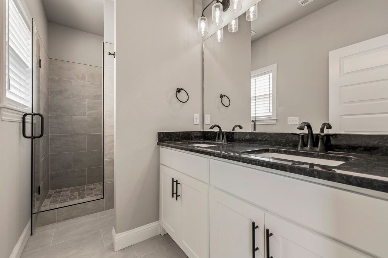 2903 Sw Hampshire Ave - Photo 7 of 16