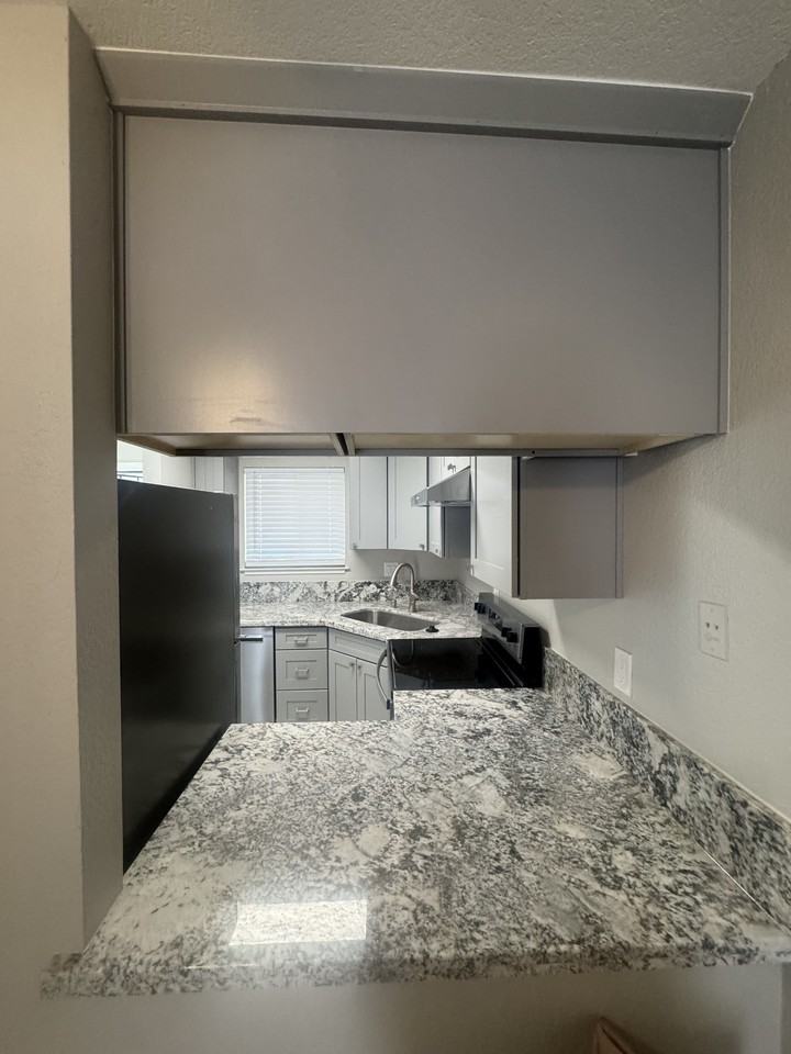 Glen Evans - Photo 3 of 10