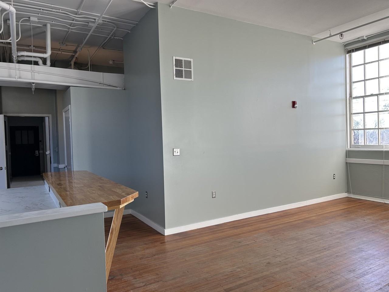 125 Oak St - Photo 4 of 50