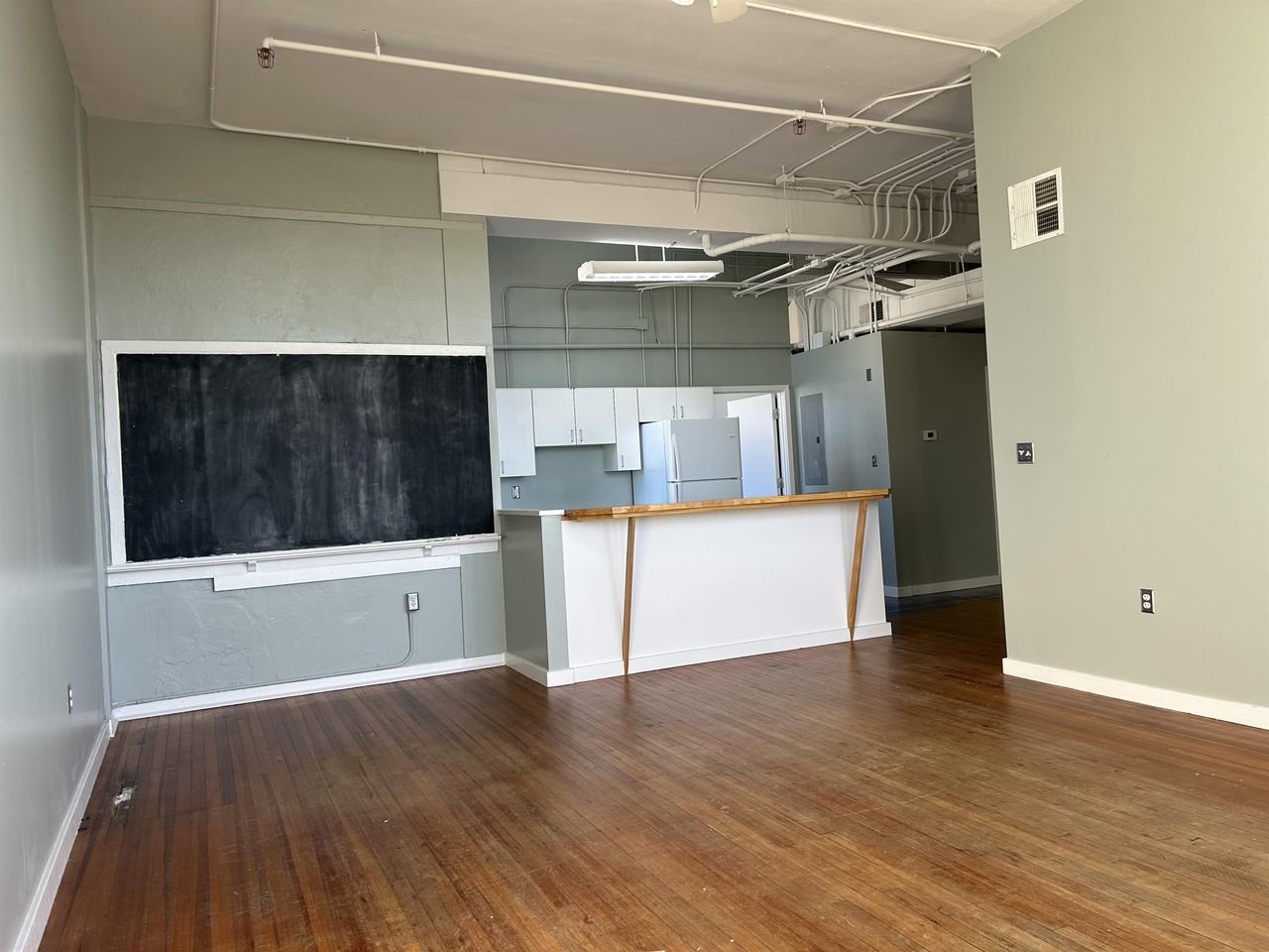 125 Oak St - Photo 5 of 50