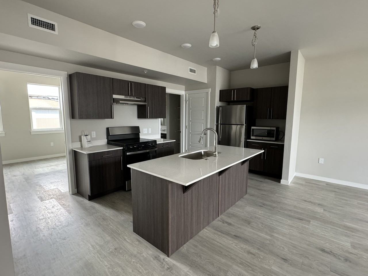 528 North 44th Street - Photo 6 of 40
